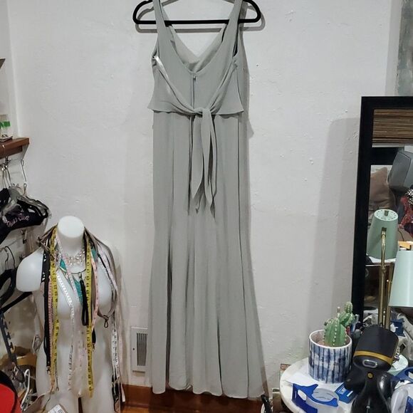 Dear Cleo Ivy Tie Back Dress with Side Slit in Mint Size 4 - Picture 7 of 15